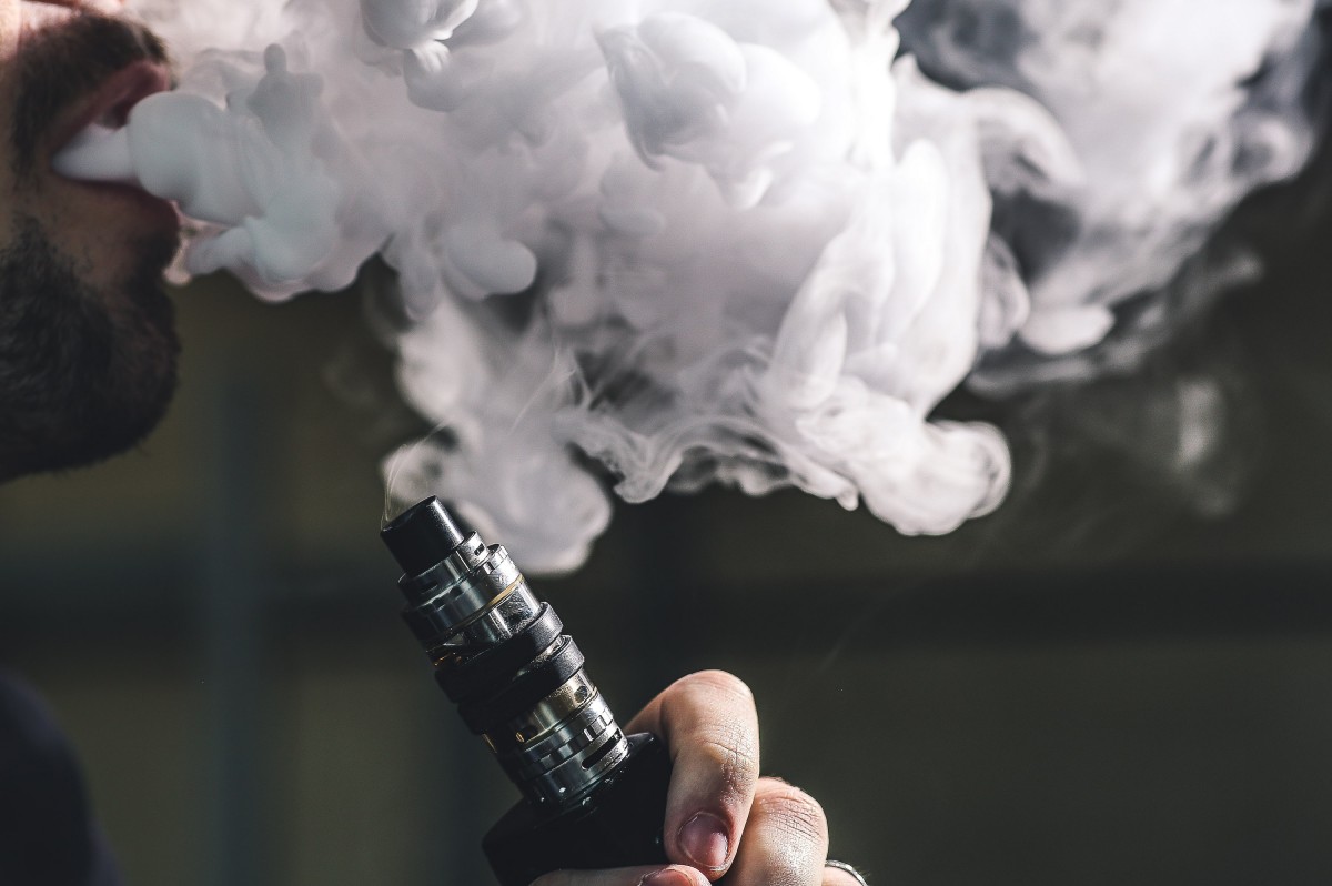 Баянзүрх дүүрэгт 21-ээс доош насныханд тамхи, электрон тамхи худалдахыг  хориглоно | Peak News